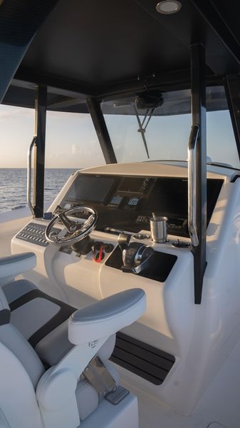 2024 Hammer Yachts HammerCat 35