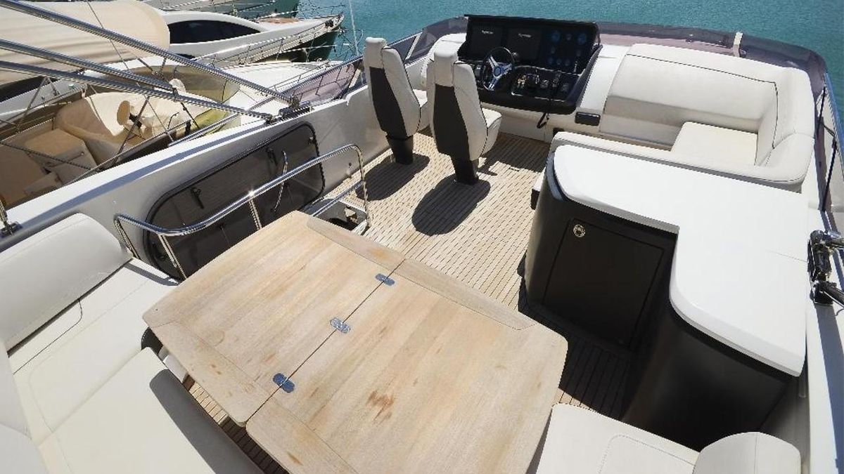 2015 Princess 72 