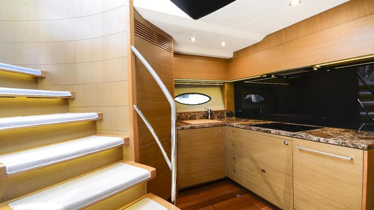 2015 Princess 72 