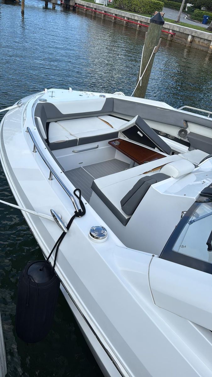 2021 Cruisers Yachts 42 