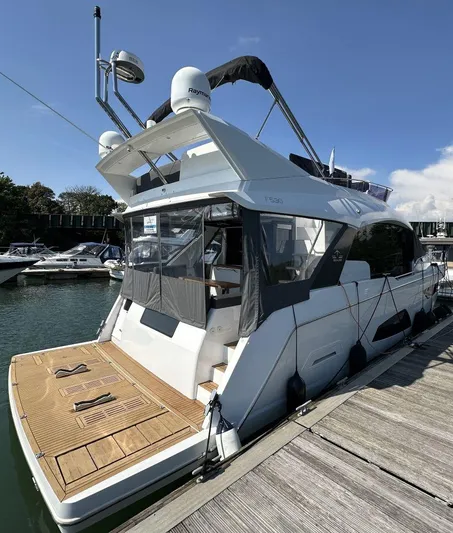  Yacht Photos Pics Sealine F530 - Stern
