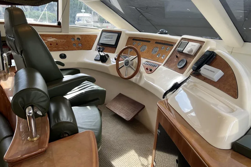  Yacht Photos Pics Lower Helm Station