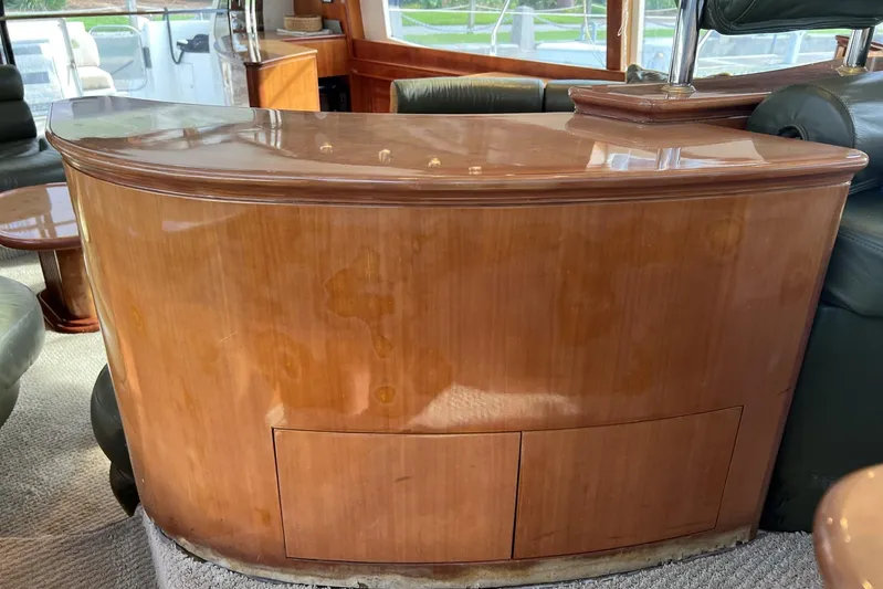  Yacht Photos Pics High-Gloss Cabinetry.