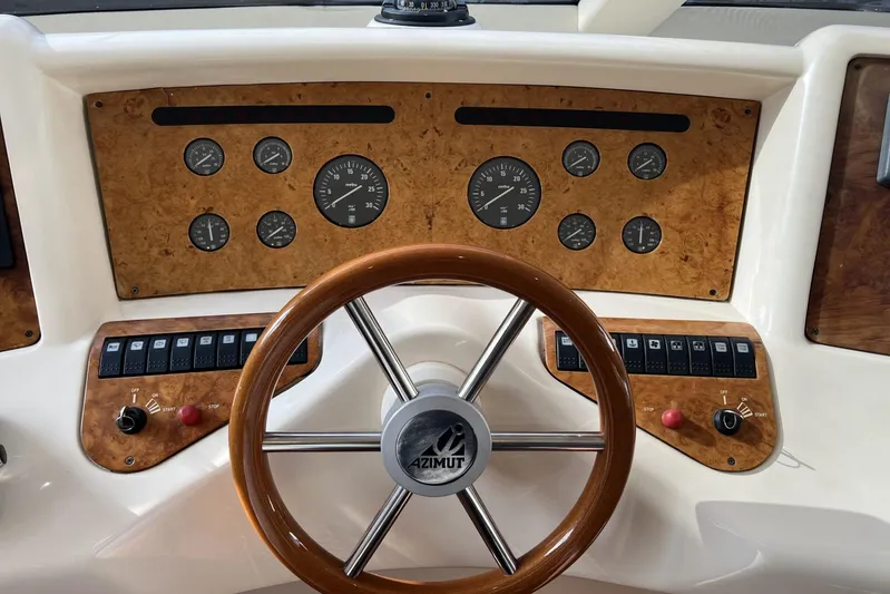  Yacht Photos Pics Power Steering