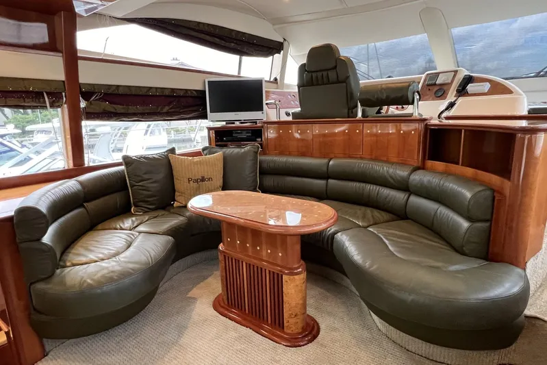  Yacht Photos Pics Luxurious Interior