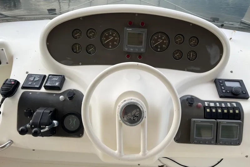  Yacht Photos Pics Upper Controls II