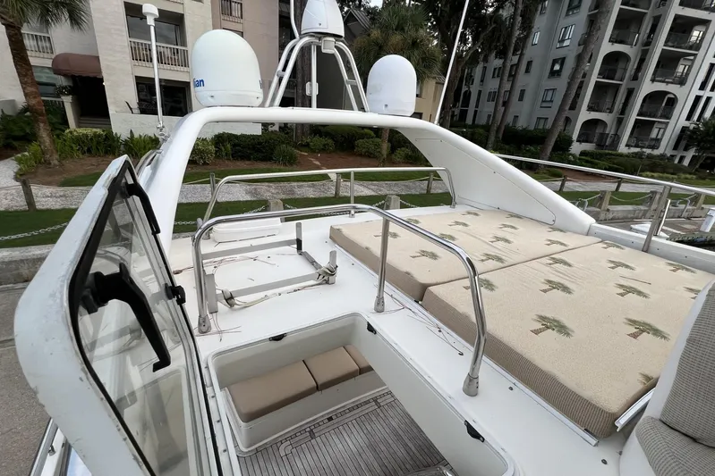  Yacht Photos Pics Flybridge Sunpad (aft)