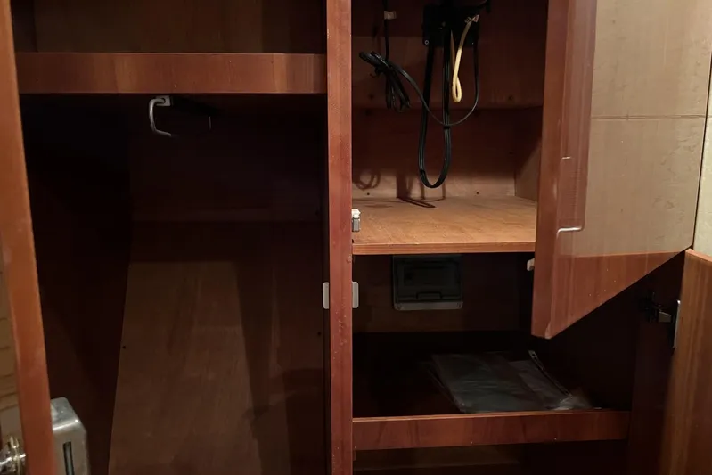  Yacht Photos Pics Abundant Hanging Locker Space