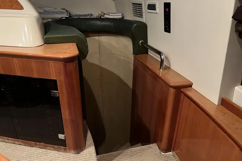  Yacht Photos Pics Companionway