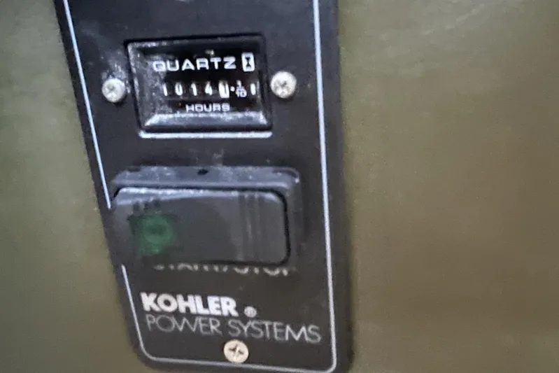  Yacht Photos Pics 1014 Kohler Generator Hours