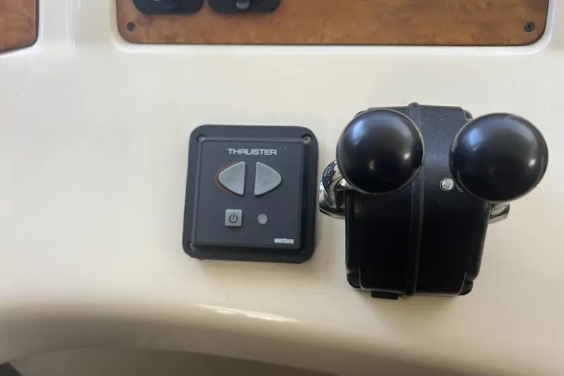  Yacht Photos Pics Bow Thruster Electric Shift/Throttle