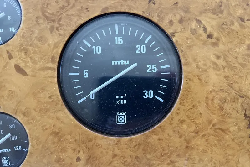  Yacht Photos Pics Optional MTU Power