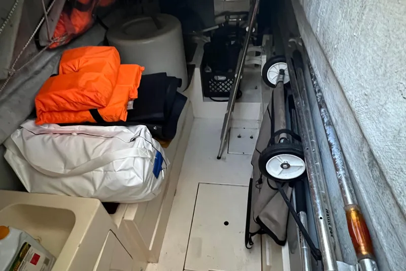  Yacht Photos Pics Spacious Lazarette Storage / Captain's Quarters