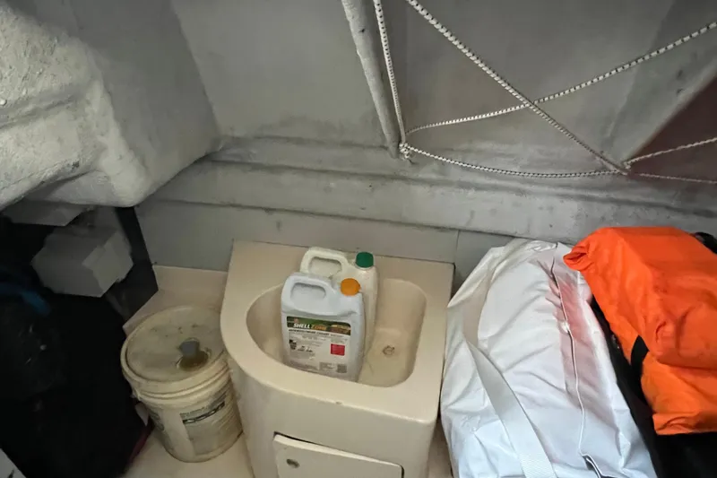  Yacht Photos Pics Lazaarette Sink