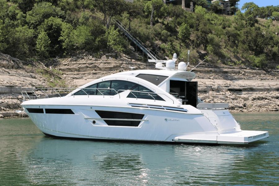 2021 Cruisers Yachts 54 Cantius