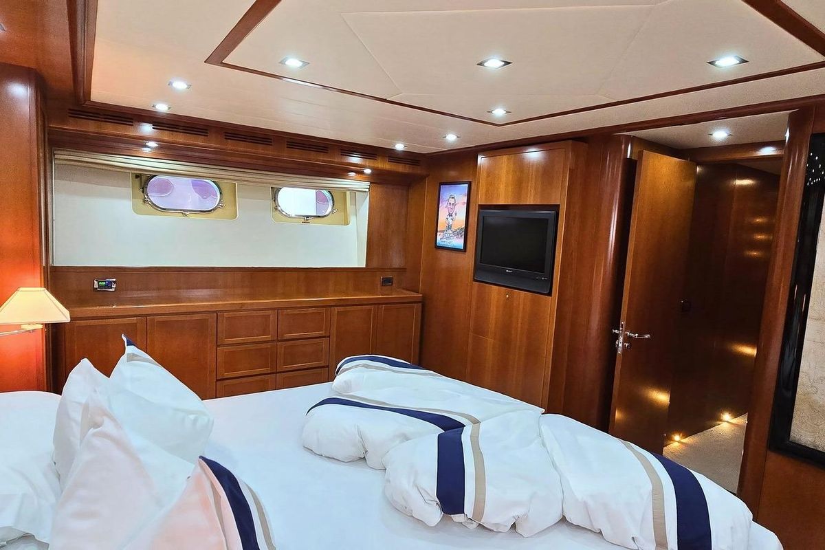2007 Falcon 103 