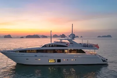 2012 Princess 32M
