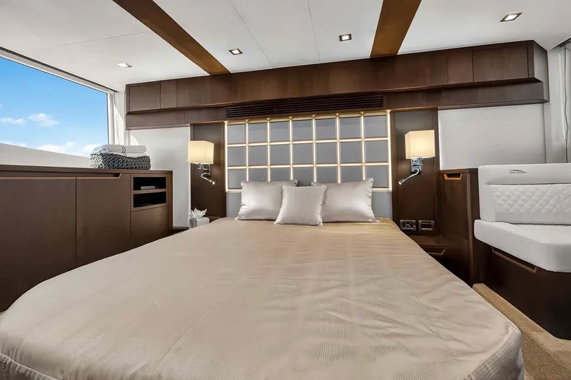 Mangogo Yacht Photos Pics Luxurious interior of 2021 Galeon 500 Fly yacht with elegant bedroom design.