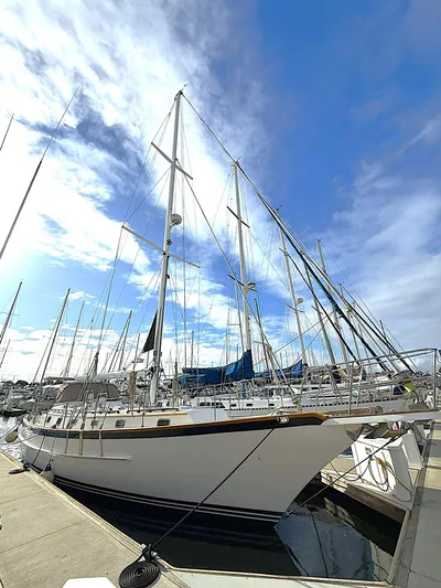 Sarah Yacht Photos Pics 
