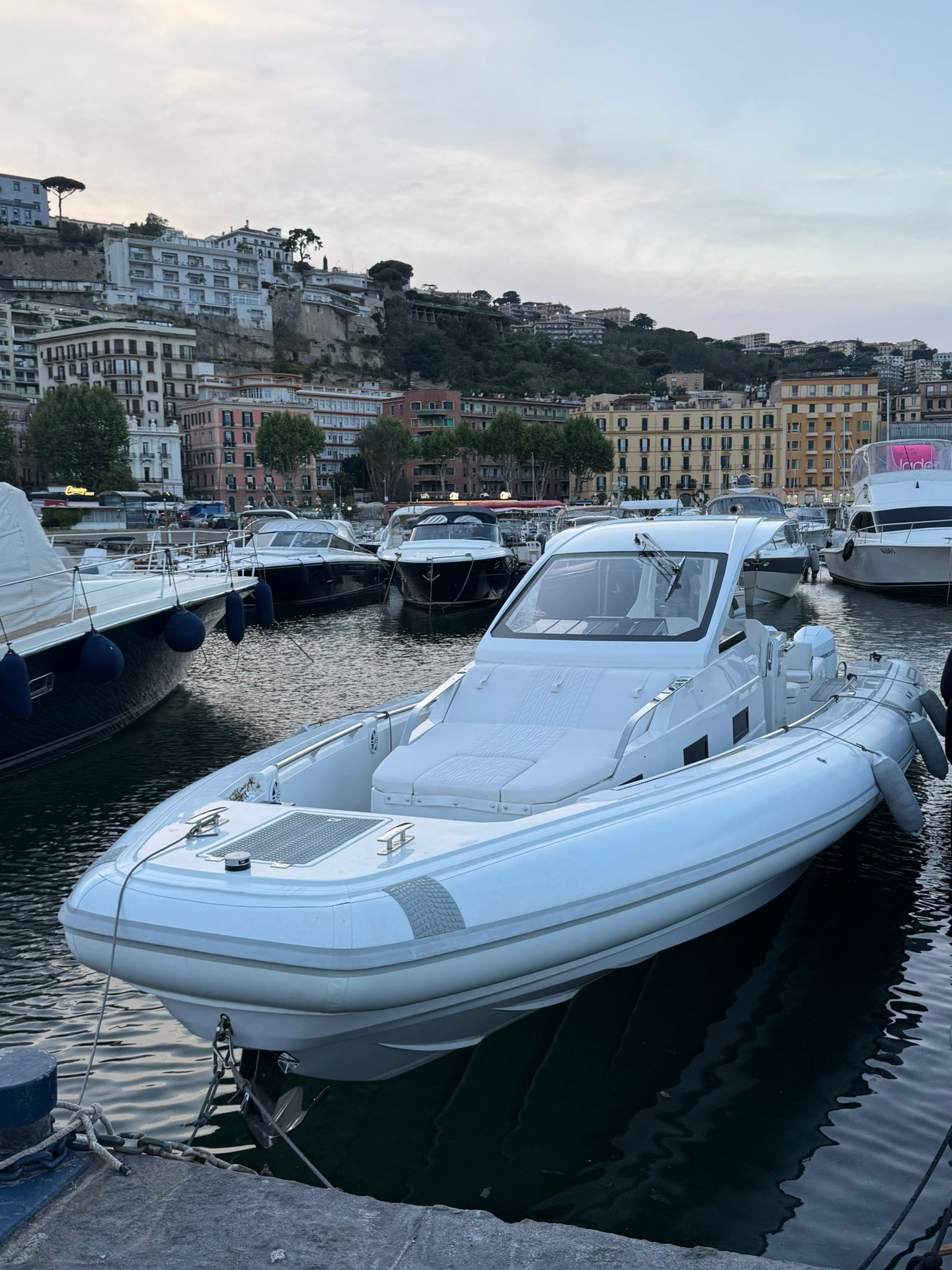 2023 Pirelli Pirelli 42 FB