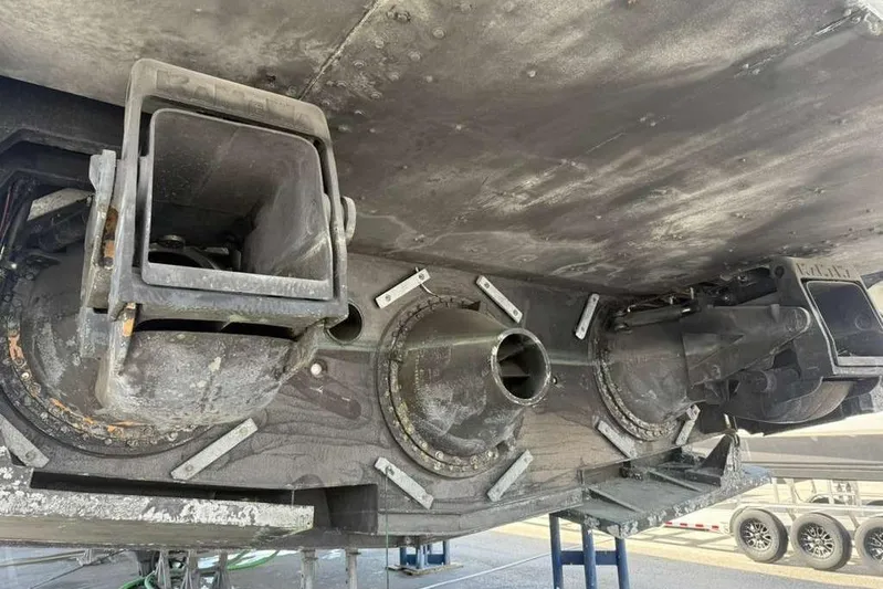 1992/2016 Heesen Motor Yacht Yacht Photos Pics Underside view of a 1992 Heesen 141 Motor Yacht, showcasing propulsion system details.