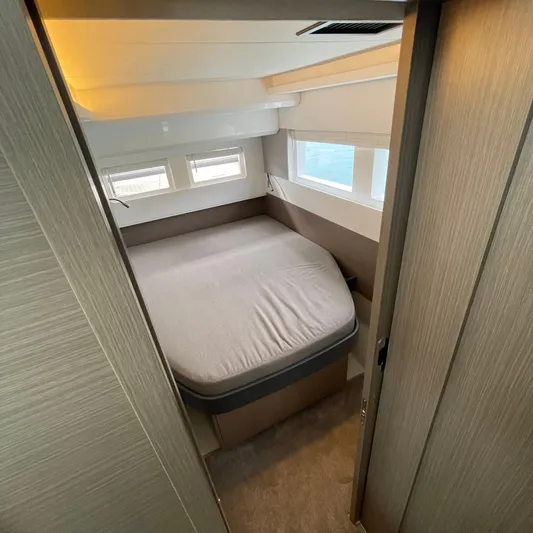 Leopard 40pc Yacht Photos Pics Cozy bedroom in 2025 Leopard 40PC yacht with modern design and natural light.