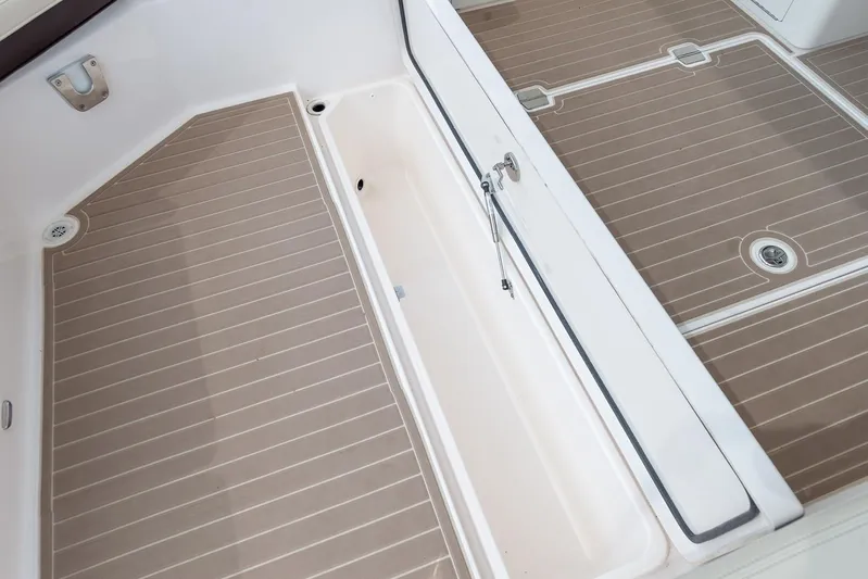  Yacht Photos Pics Manufacturer Provided Image