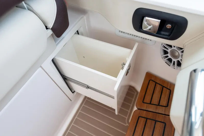  Yacht Photos Pics Manufacturer Provided Image