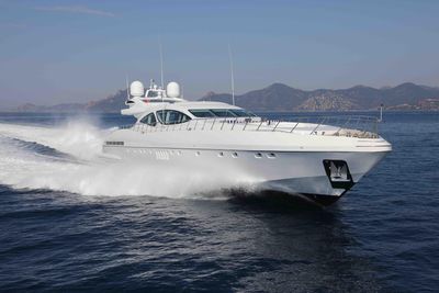 Yacht