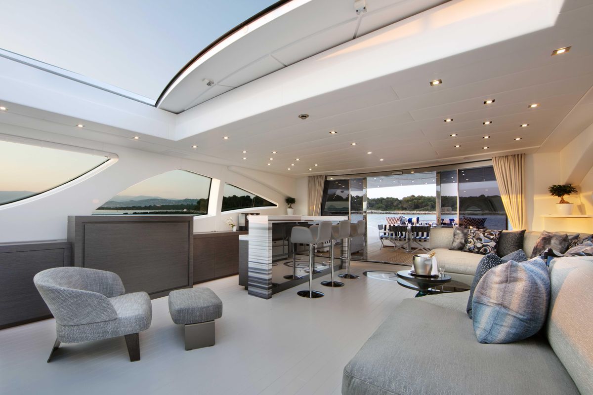 2006 Mangusta 130 