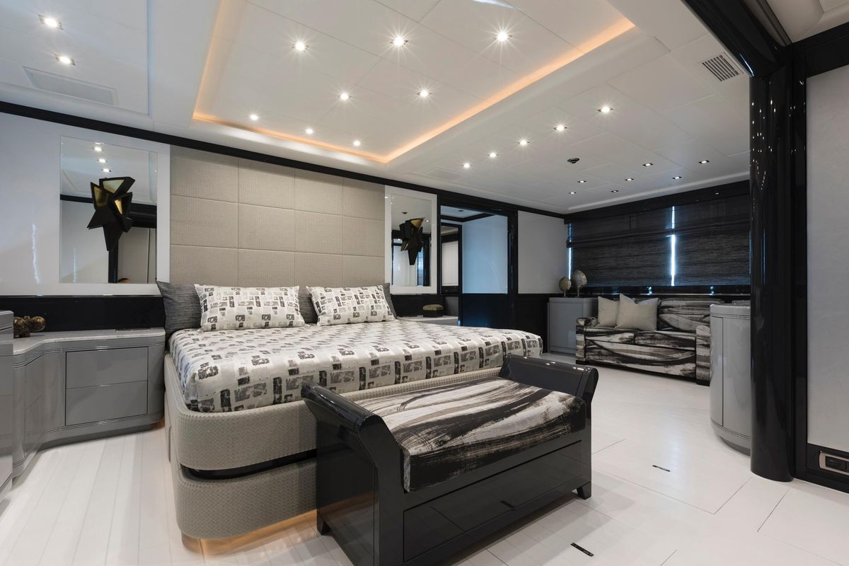 2006 Mangusta 130 