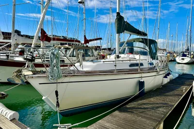 2000 Westerly Oceanquest 35
