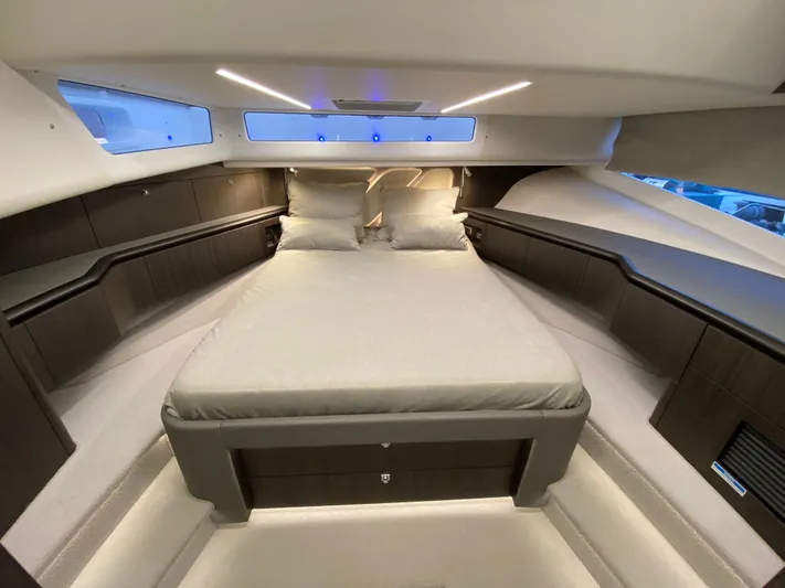  Yacht Photos Pics Luxurious bedroom in the 2024 Galeon 435 GTO yacht model.