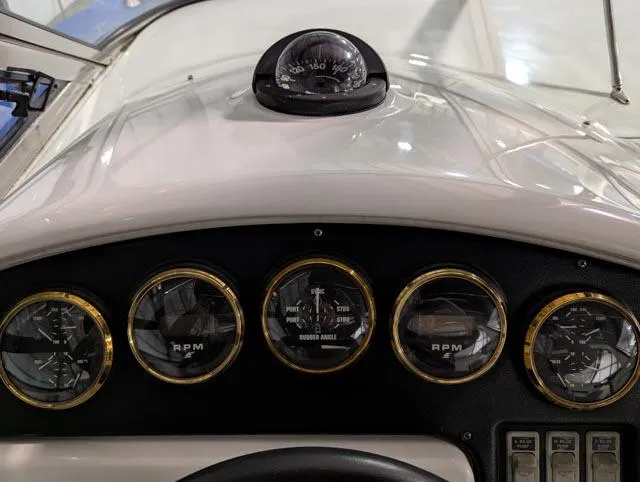 Her Endeavour II Yacht Photos Pics 