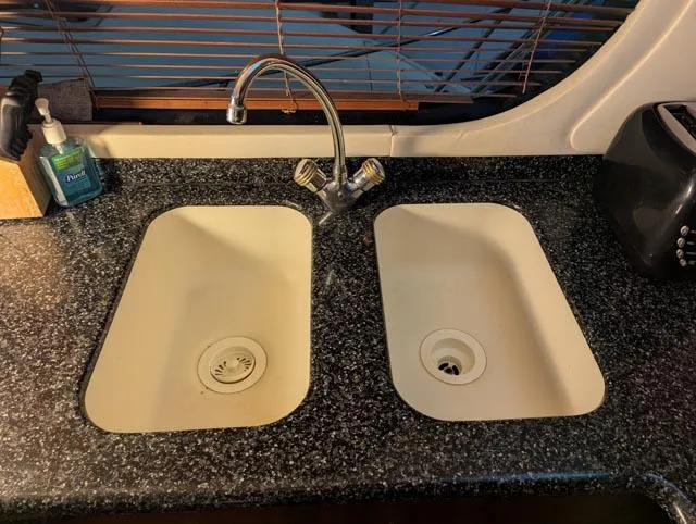 Her Endeavour II Yacht Photos Pics 