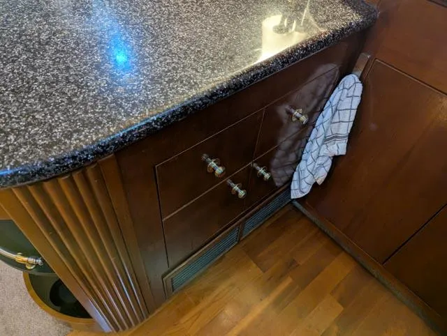 Her Endeavour II Yacht Photos Pics 