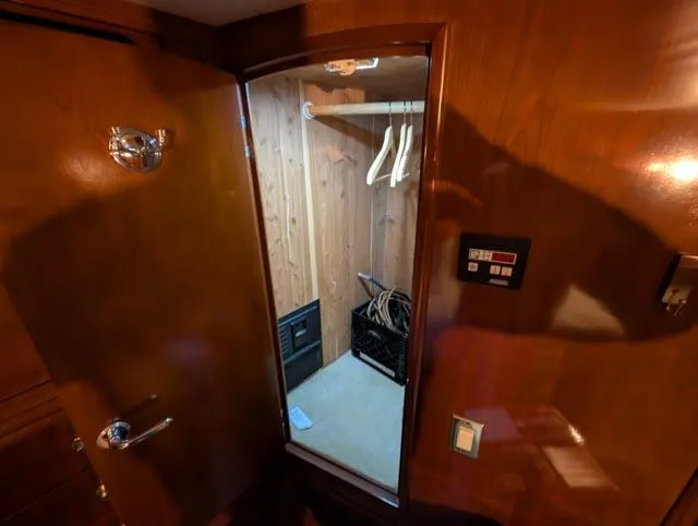 Her Endeavour II Yacht Photos Pics 