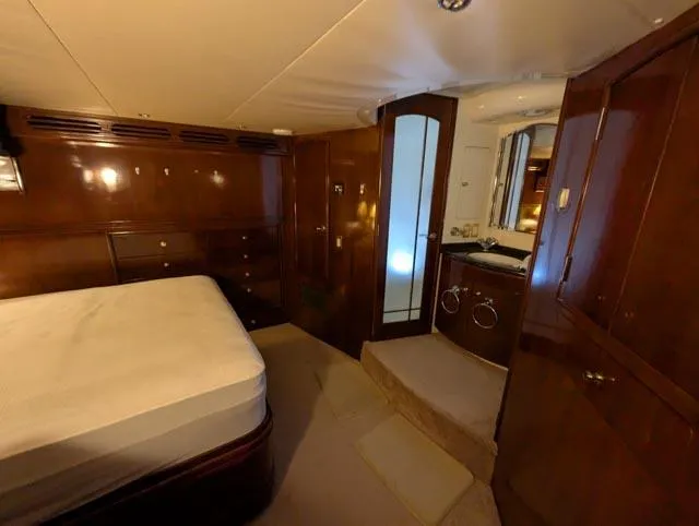 Her Endeavour II Yacht Photos Pics 