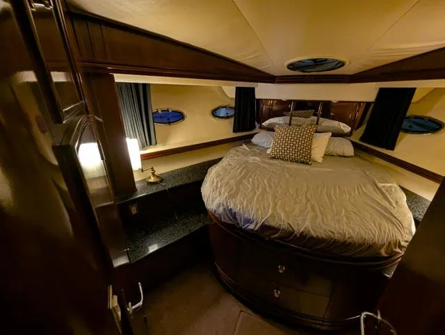 Her Endeavour II Yacht Photos Pics 