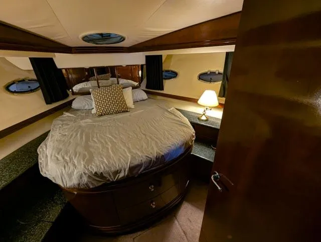 Her Endeavour II Yacht Photos Pics 