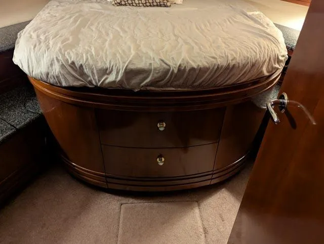 Her Endeavour II Yacht Photos Pics 