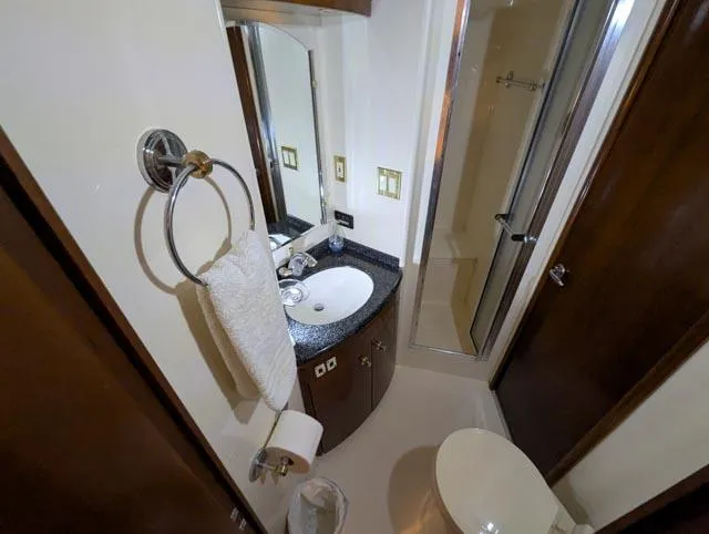 Her Endeavour II Yacht Photos Pics 