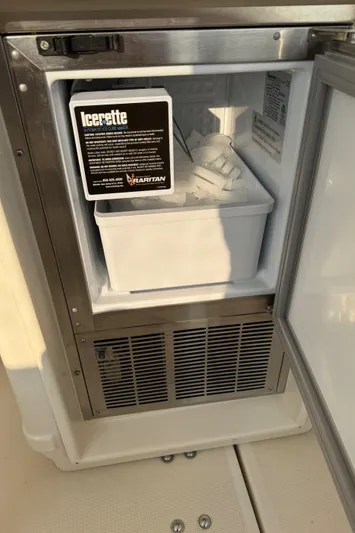 Beachlife Yacht Photos Pics 