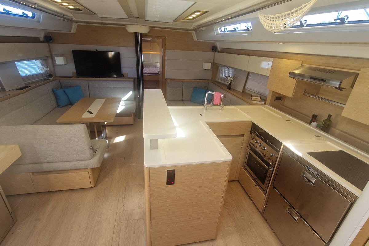 2019 Hanse 56 