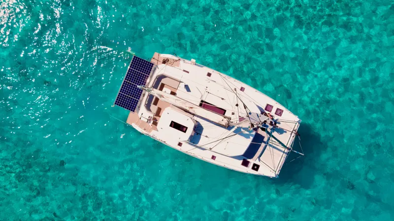 Defiance Yacht Photos Pics 