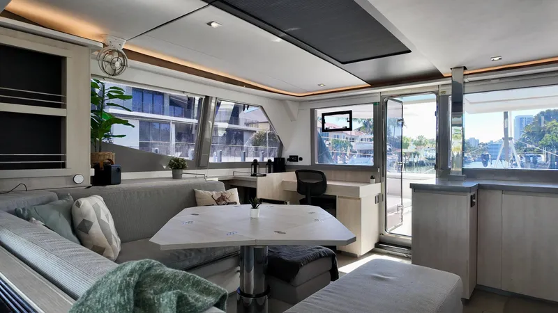 Defiance Yacht Photos Pics 