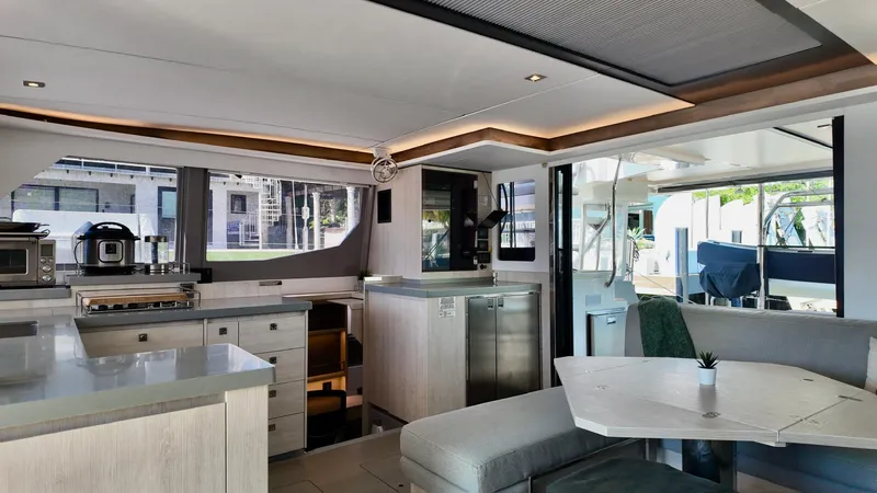 Defiance Yacht Photos Pics 