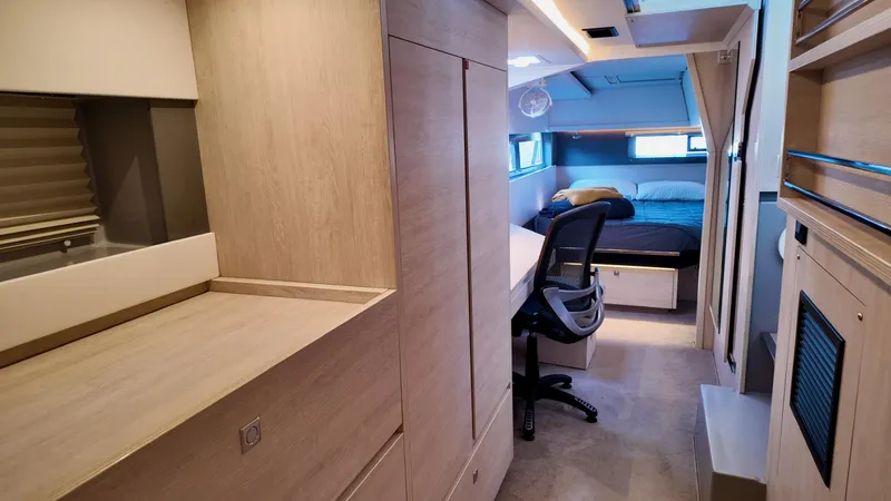 Defiance Yacht Photos Pics 