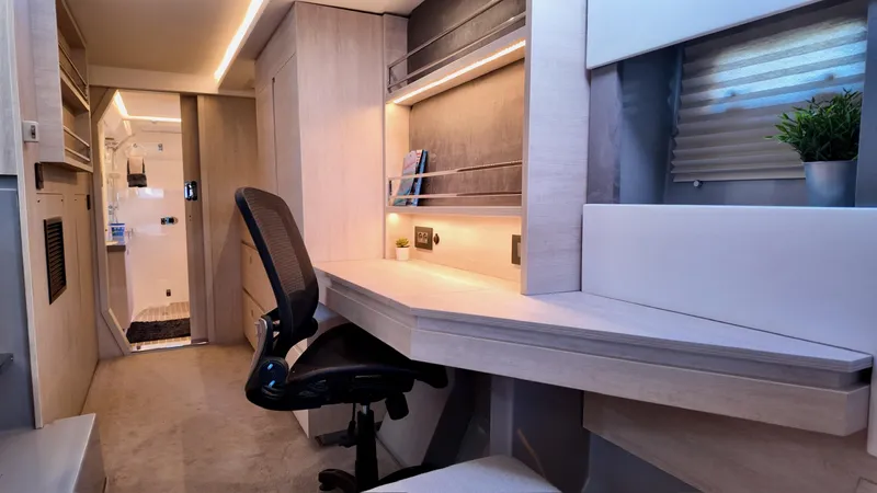 Defiance Yacht Photos Pics 