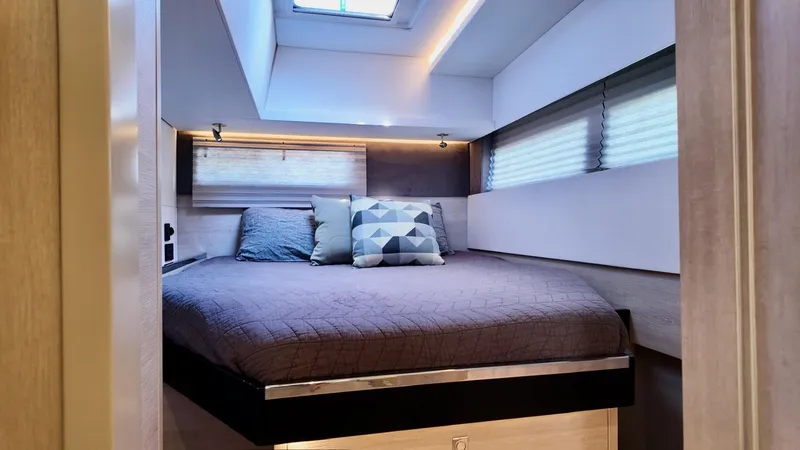 Defiance Yacht Photos Pics 